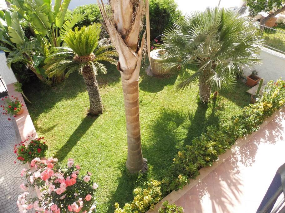 Appartamento In Villa A 100 Metri Dal Mare Fontane Bianche Exterior foto